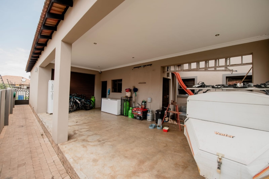 5 Bedroom Property for Sale in Baillie Park North West